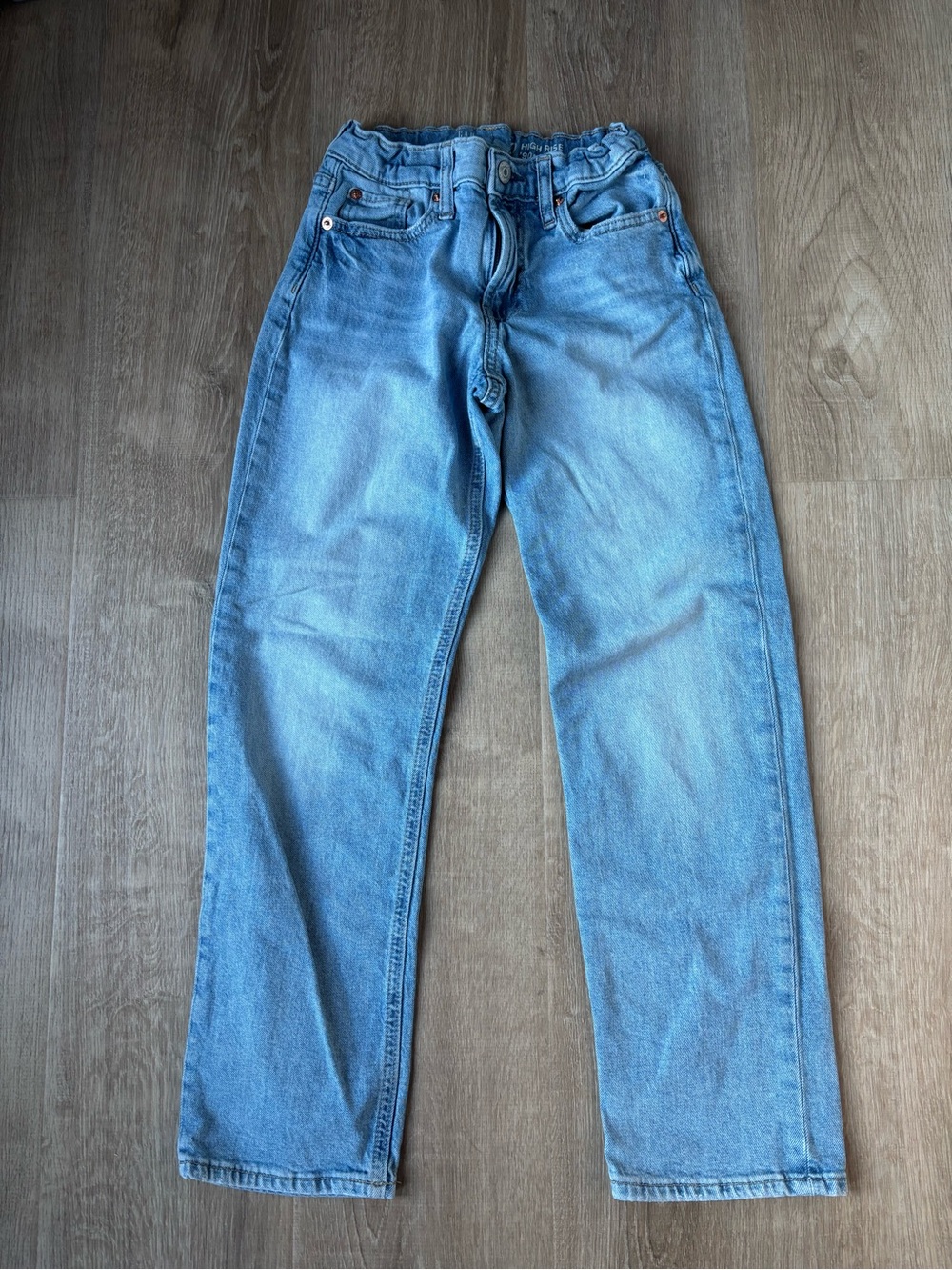 Girls size 10 90s loose jeans